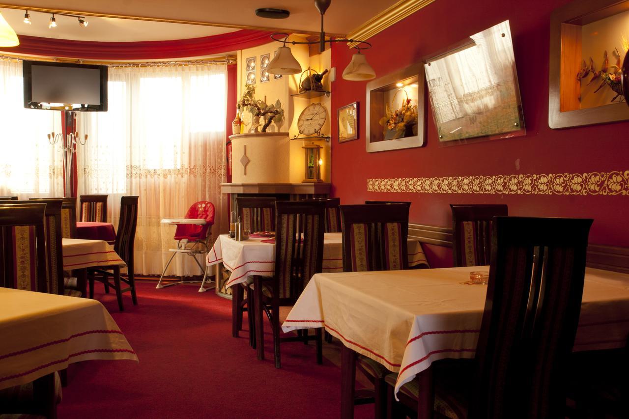 Motel Taxi Bar